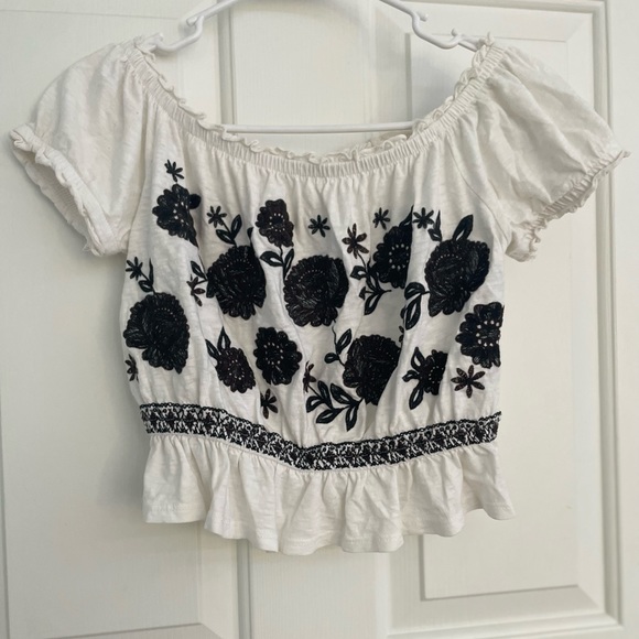 American Eagle Outfitters Tops - American Eagle Outfitters White and Black Floral Off Shoulder Blouse Size S
